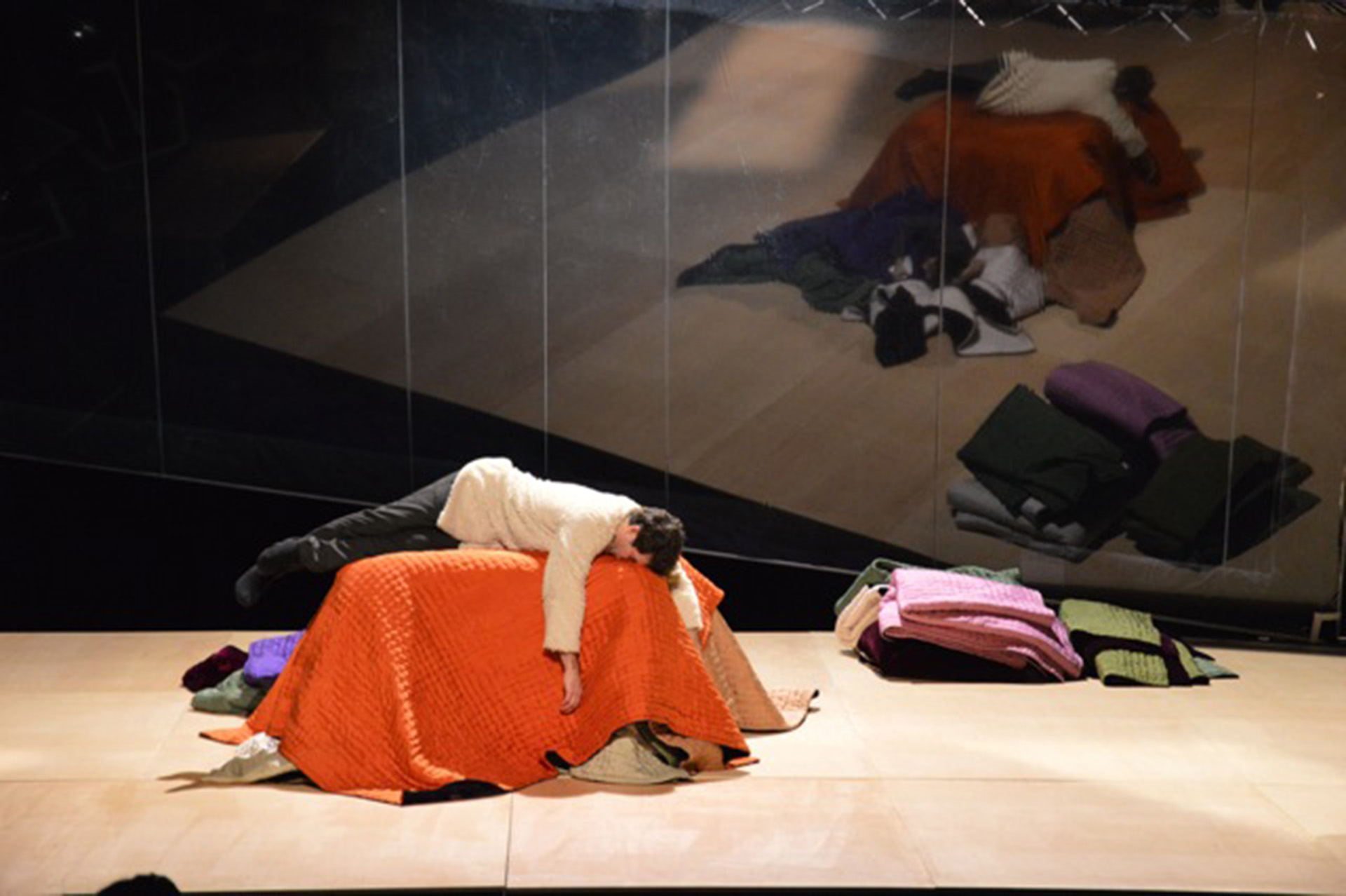 clemence_kazemi-6-©cie_STT_Dorian_Rossel-oblomov_comedie_de_reims_Xavier_fernandez_cavada
